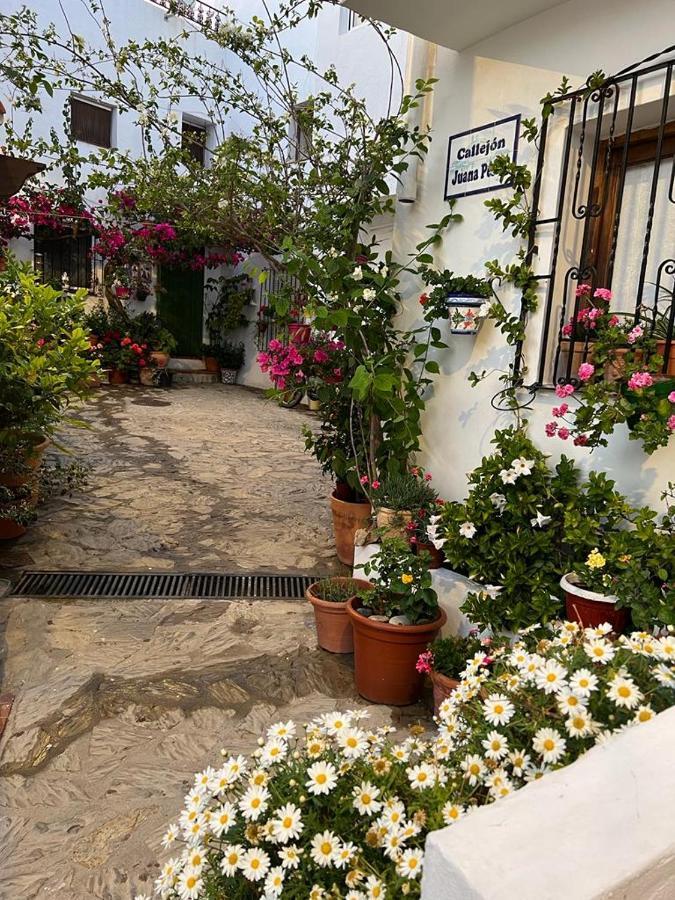 La Buganvilla De Juana Y Antonio Касарес Экстерьер фото